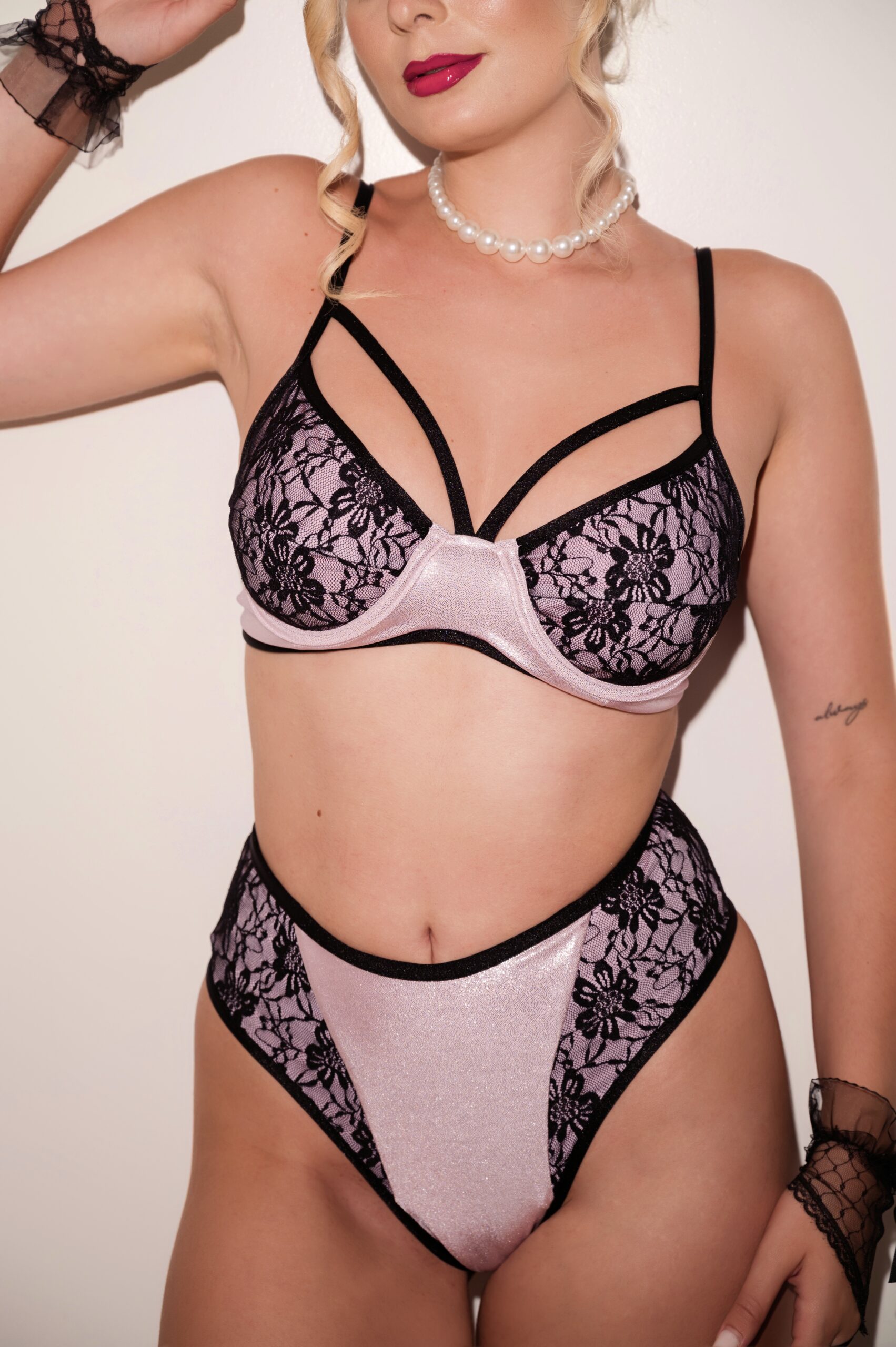 Rose Bottom - Image 3